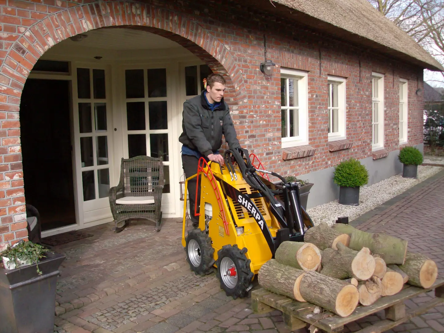 Sherpa 100 smal mini-loader met palletvork